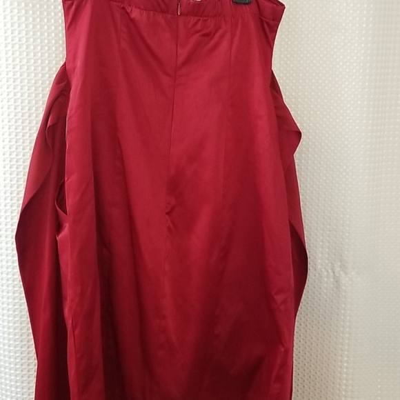 Red Satin Dress w Pockets - Picture 4 of 6
